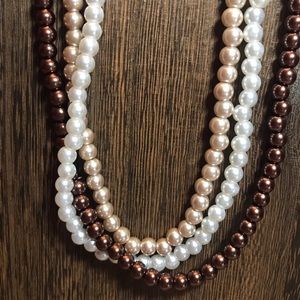 Colored Pearl stretch necklace